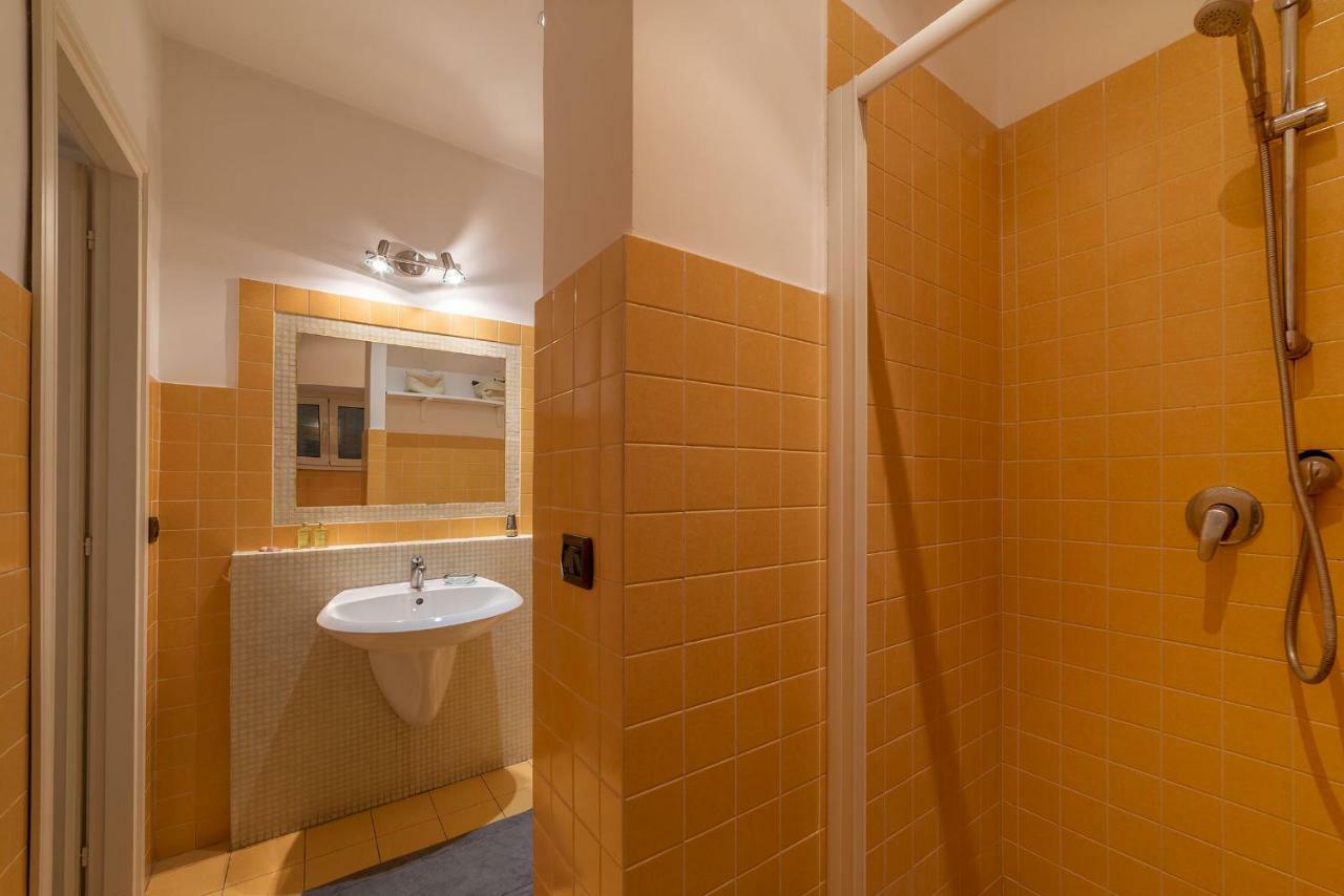 Colosseo & San Clemente Cozy Flat Rome Exterior photo